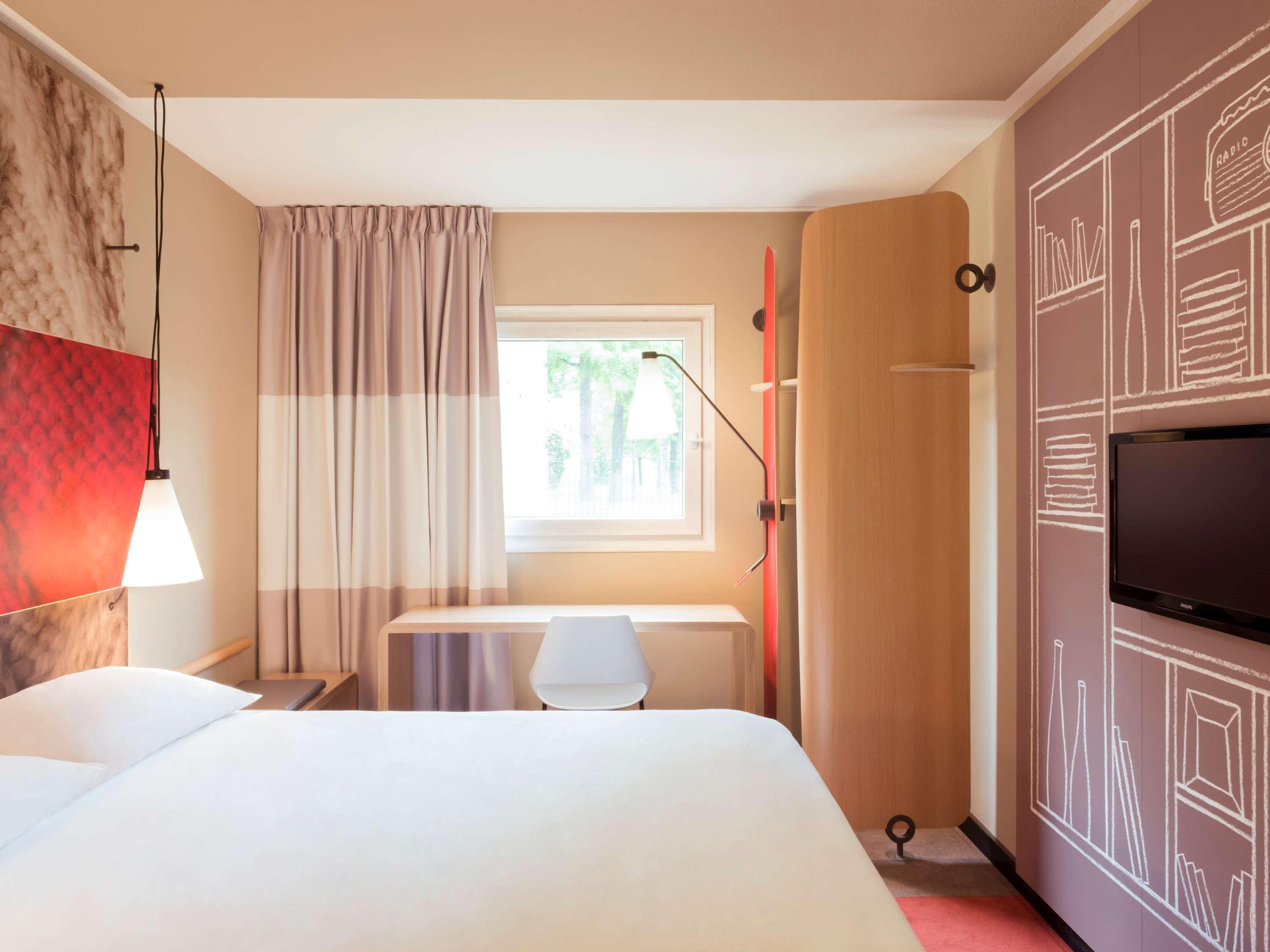 Ibis Budget Caen Porte De Bretagne Bretteville-sur-Odon Exterior foto