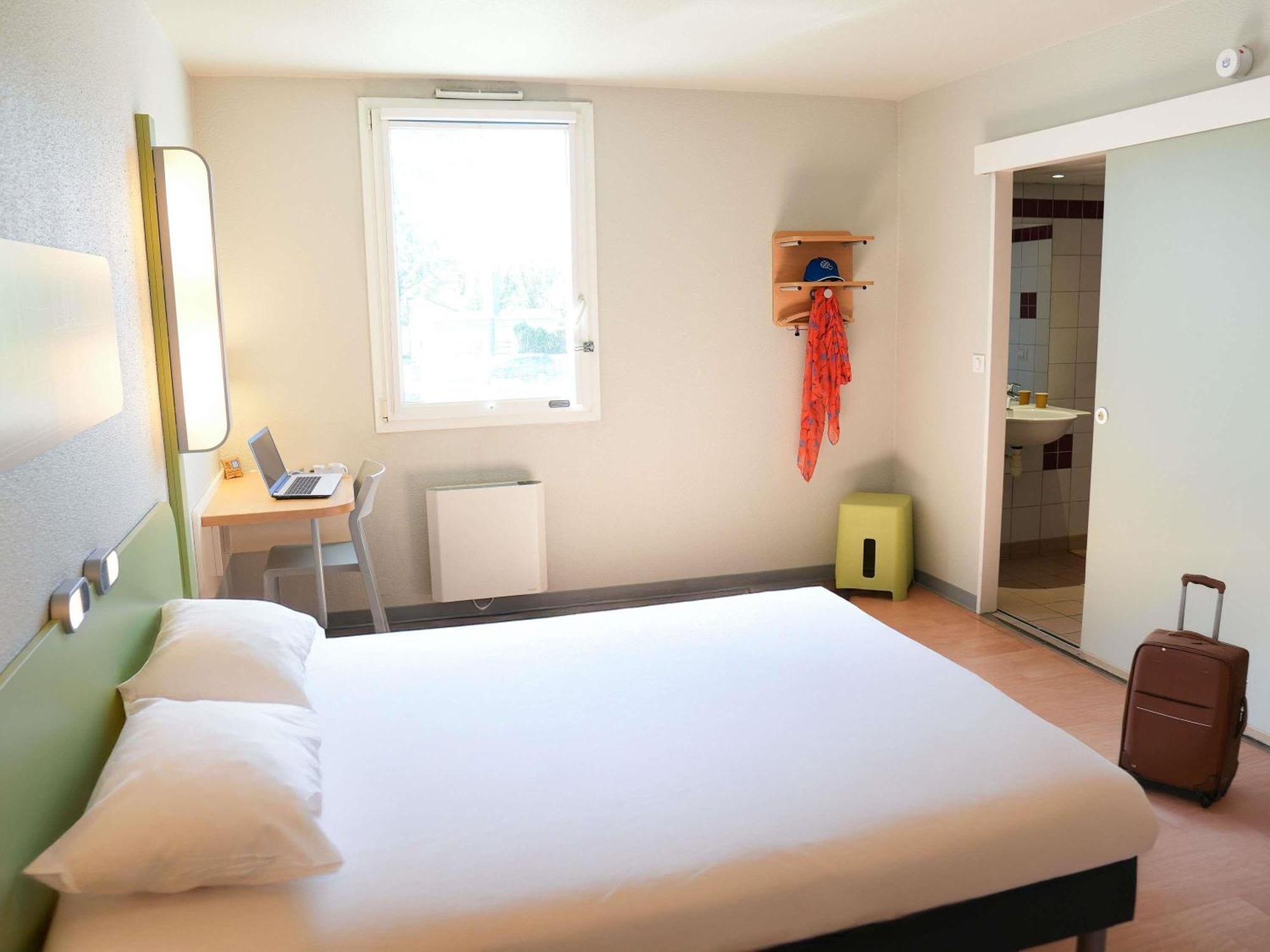 Ibis Budget Caen Porte De Bretagne Bretteville-sur-Odon Exterior foto